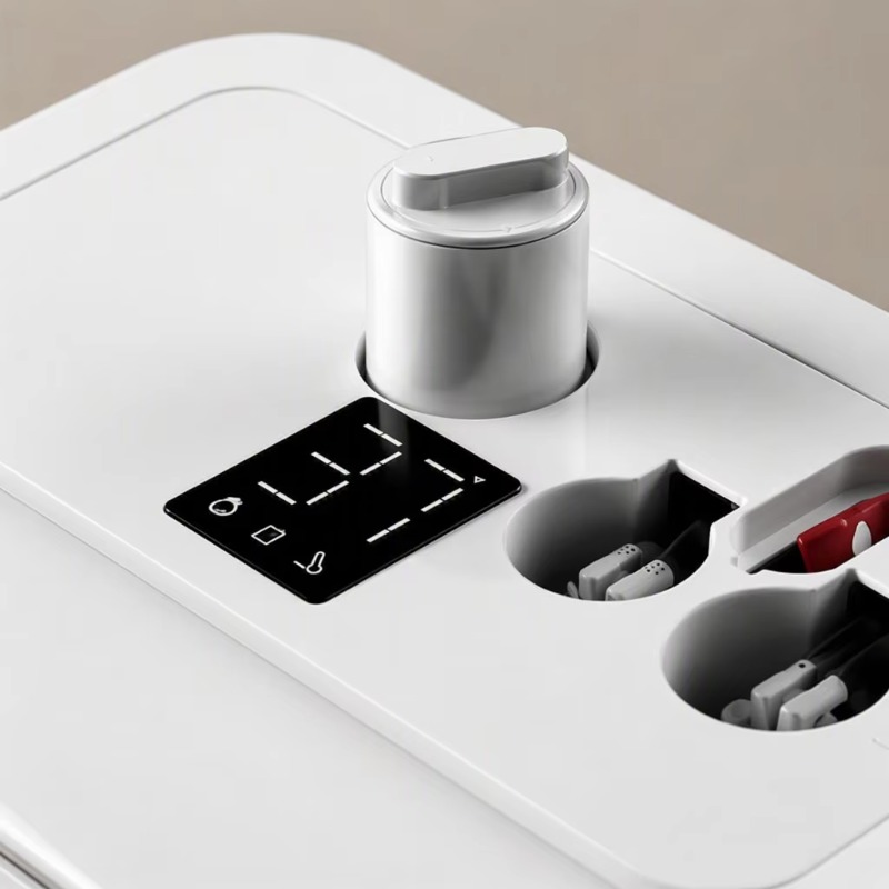 Weißes Smart-WC mit quadratisc – Smart Home Hotel Bewertung und Preis